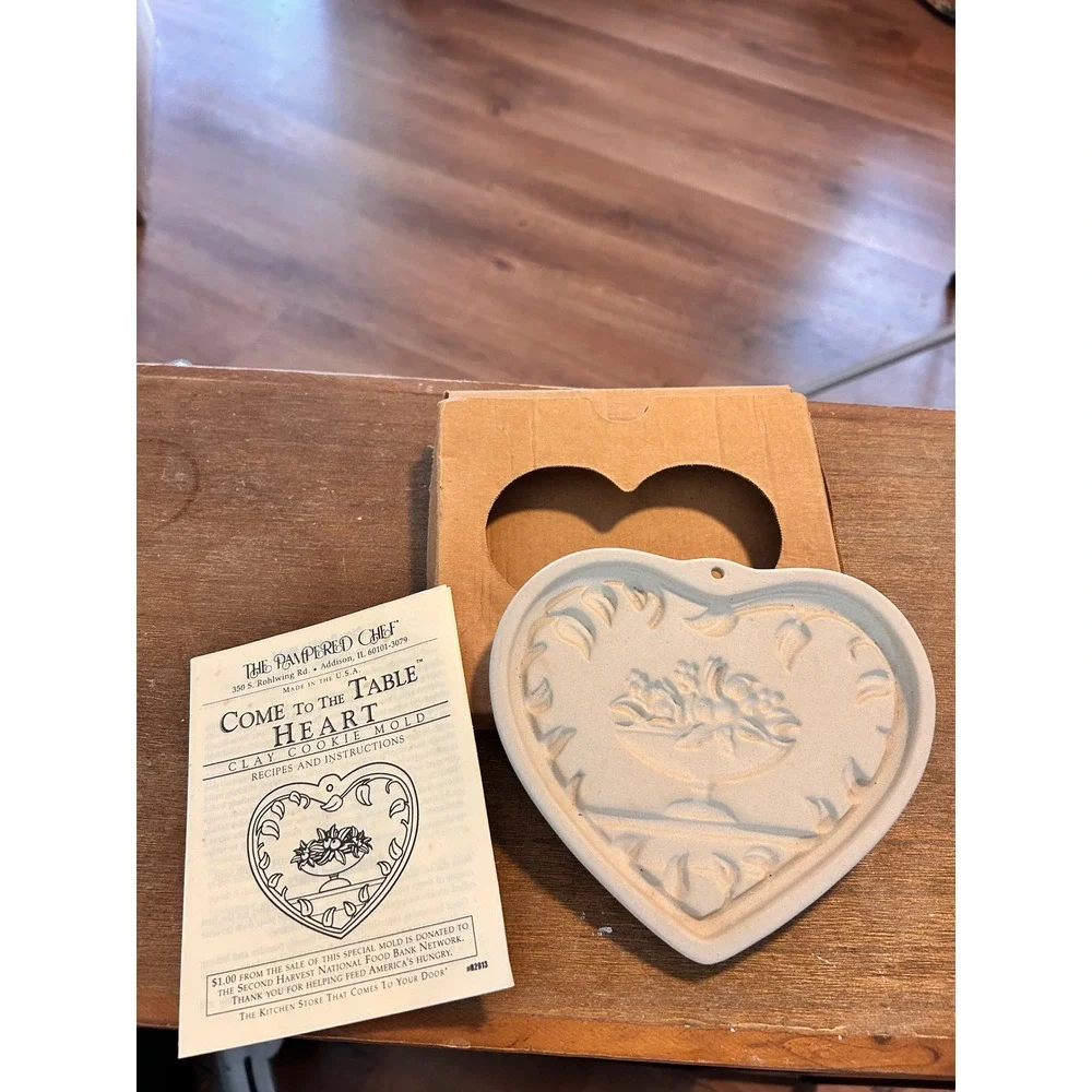 Pampered Chef Come to the‎ Table Heart Clay Cookie Mold 1999 Family Heritage Col